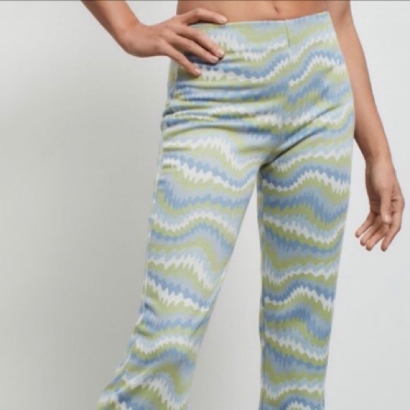 UO Printed Flare Pant - Picture 4 of 4